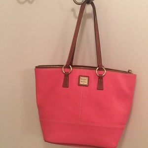 Dooney & Bourke shoulder bag.